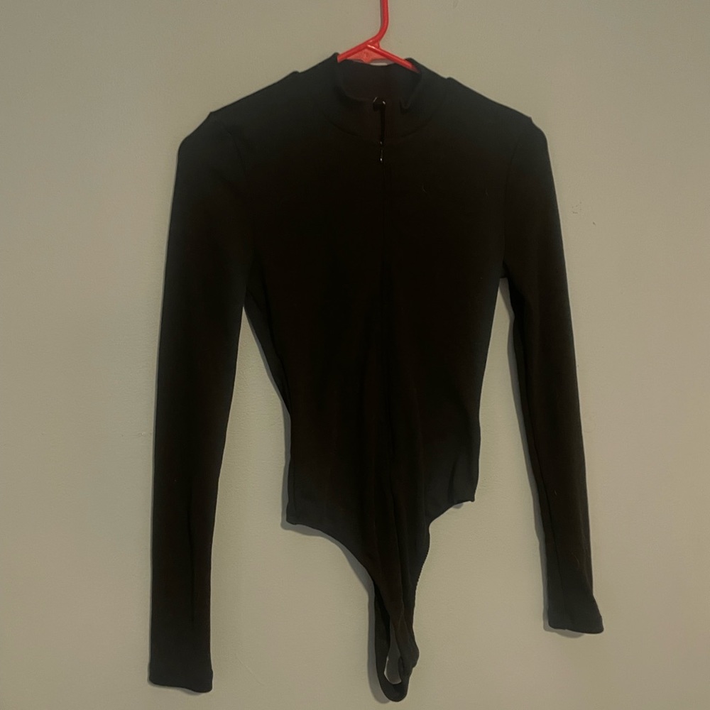 FASHION NOVA BLACK ZIP UP BODY SUIT